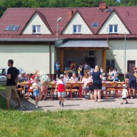 Rodzinny piknik w Zielonej Dolinie